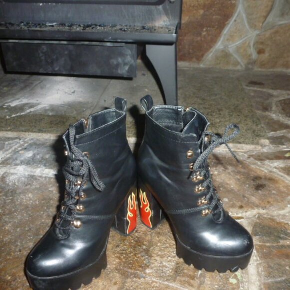 LAMODA Black Platform Ankle Boots – Flame Heel Design – EU 37 - Picture 15 of 16